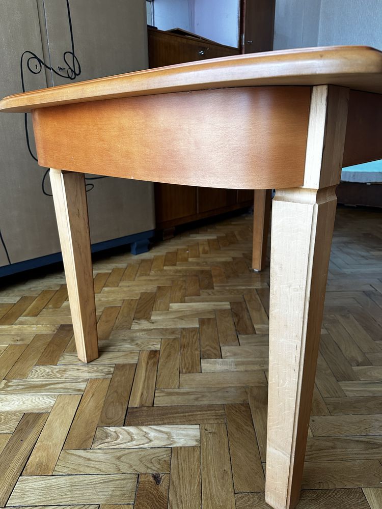 Rozkladany stół z litego drewna