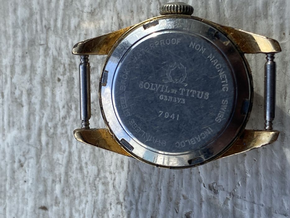 Relosio de corda de mulher a trabalhar