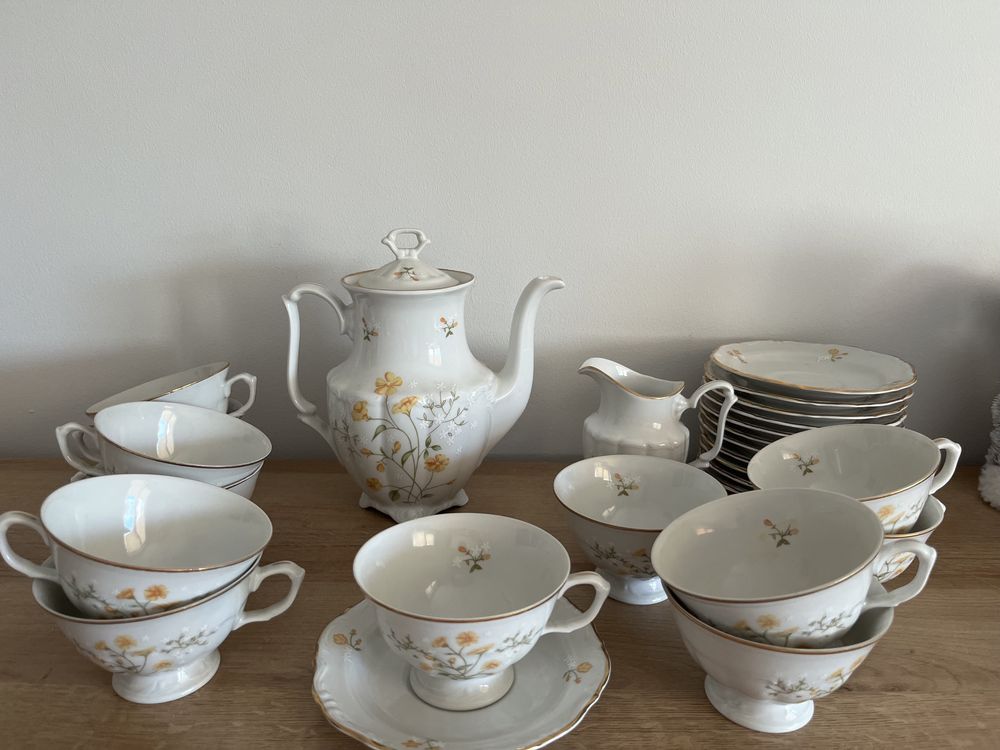 Zestaw porcelany 26 elemntow 12 osób