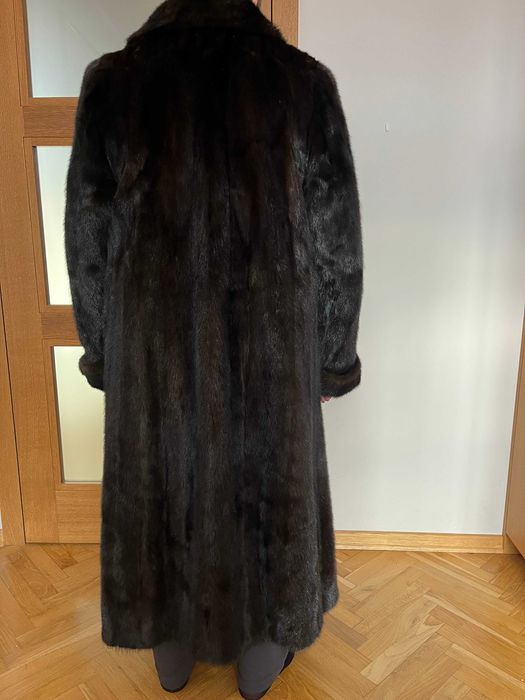 Futro z naturalnych norek ciemny brąz rozmiar XL
