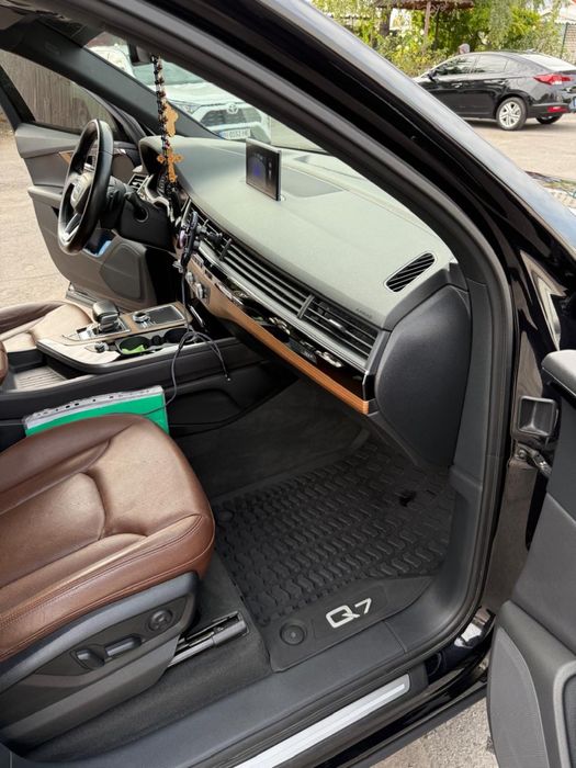 AUDI Q7 2017 року Typ 4M 3.0 TDI Tiptronic (272 к.с.) Quattro, Base