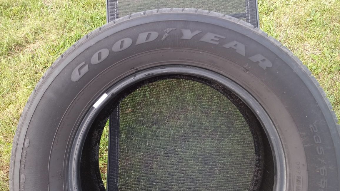 Одна шина Good Year Viva 3 All season 235/65R17