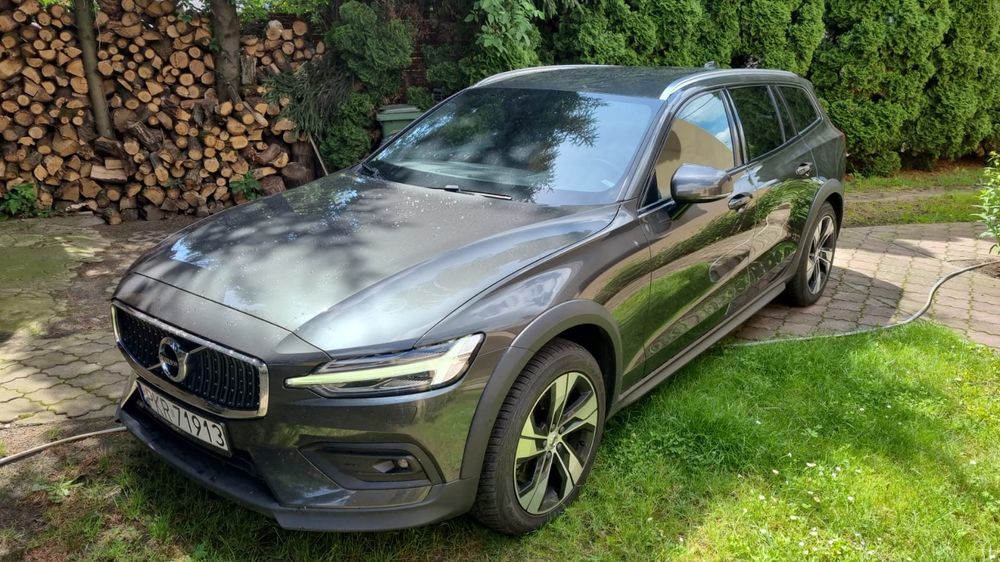 Volvo v60 cross country 2.0 190koni 4x4