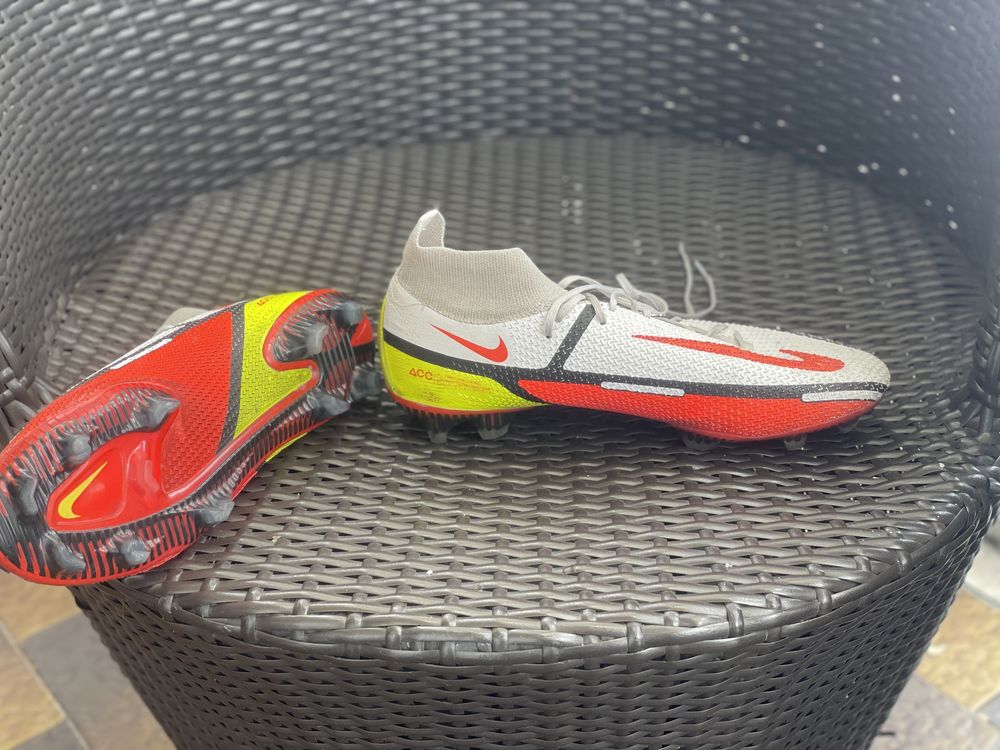 Chuteiras Nike Phantom