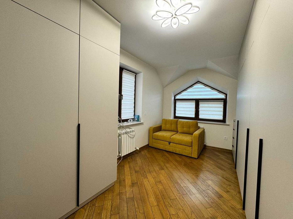 Будинок. Сокільники, вул.Успенська, 20 сот, гараж та гостьовий будинок