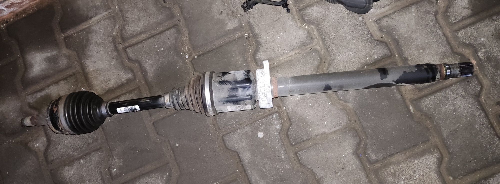 Полуось P52123739AС 68238841AD Jeep Cherokee 4-22 Compass ll Renegade