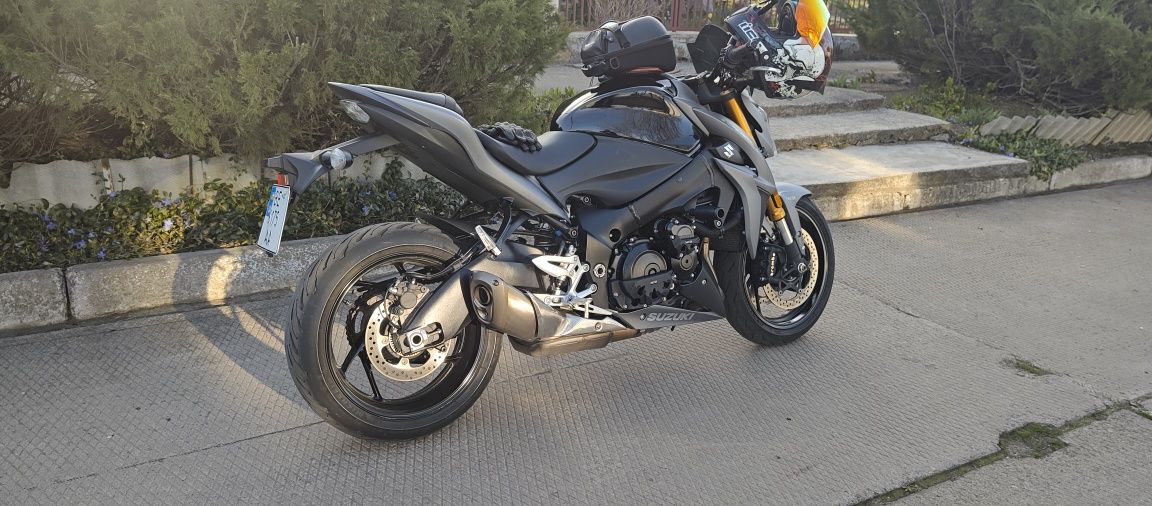 Suzuki gsxs 1000