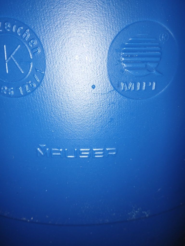 Sprzedam beczki  60l plastikowe