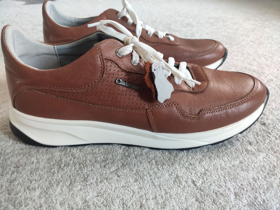 Чоловічі кросівки