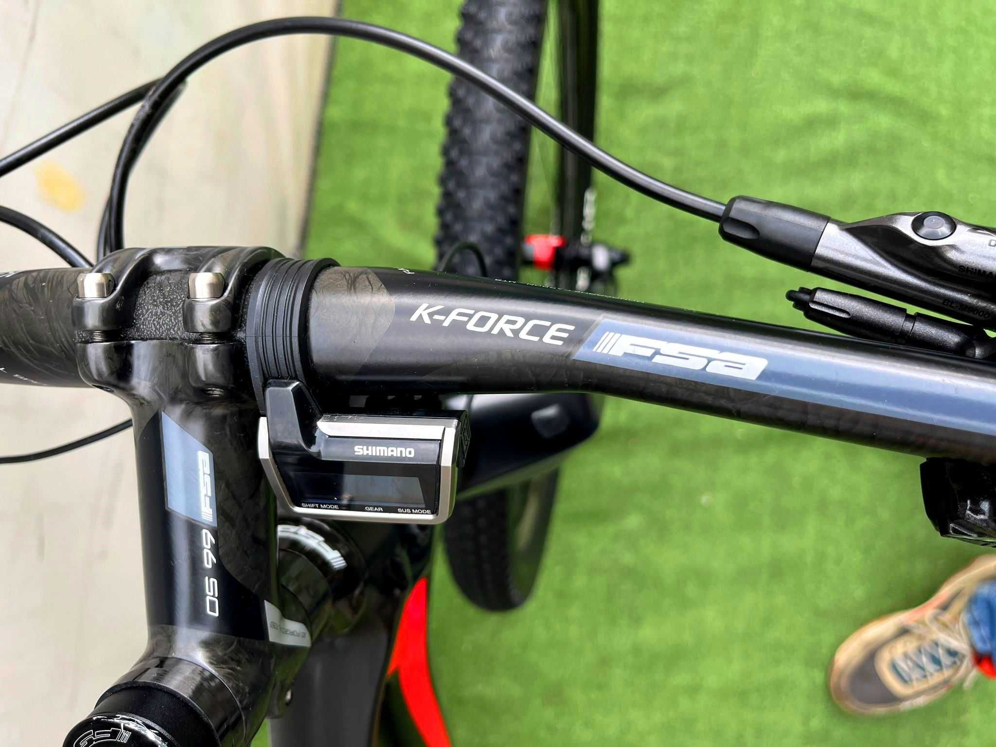 FOCUS RAVEN 0.0 Full Carbon Shimano XTR Di2 Rama M ROCKSHOX RS1 9,69kg