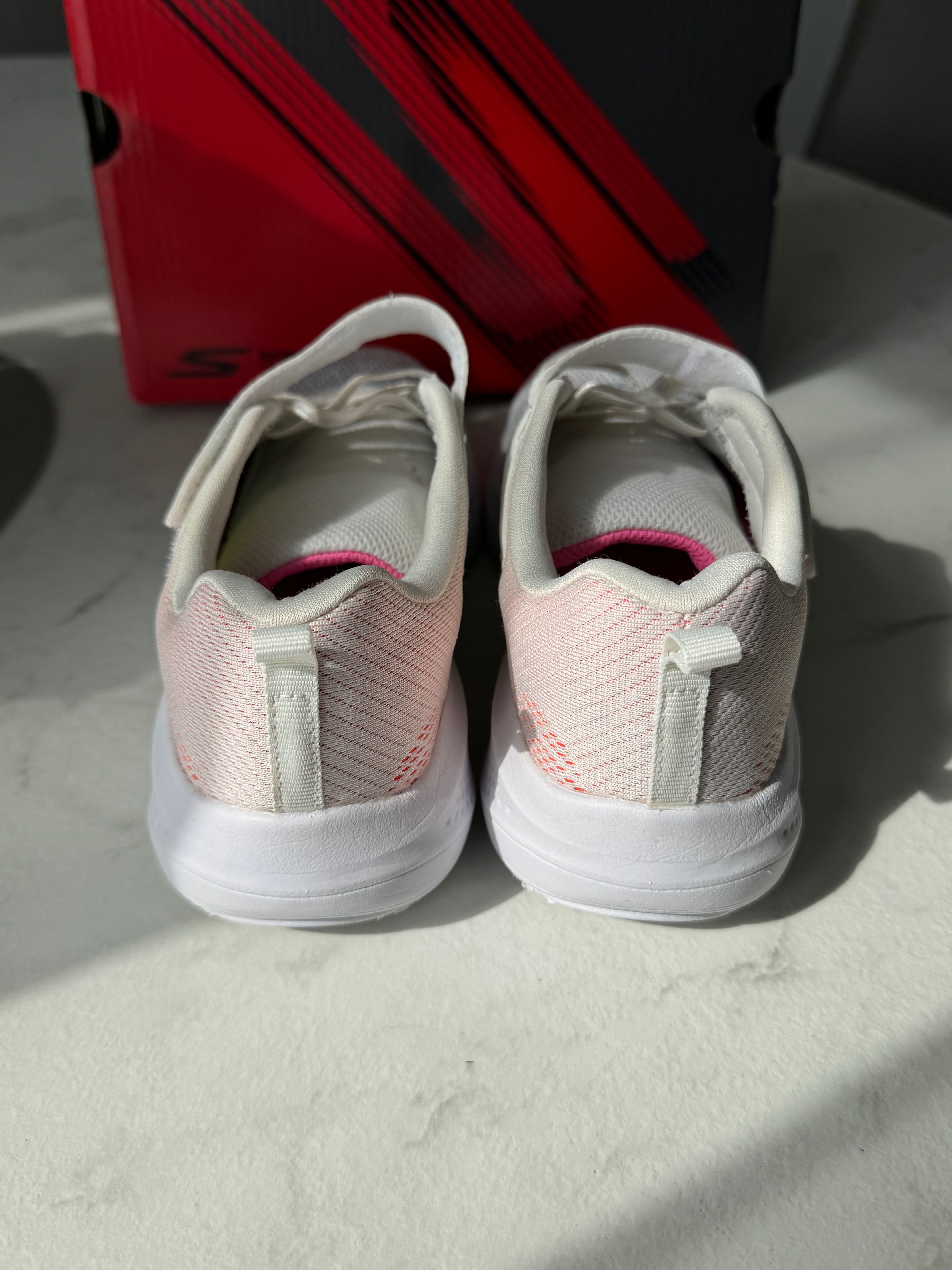 Кросівки для дівчинки Skechers GO Run Elevate Ombre Sprint