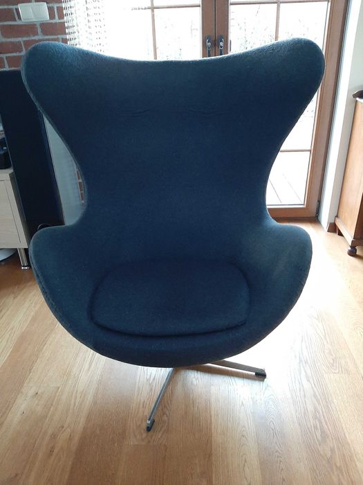 fotel obrotowy typu EGG