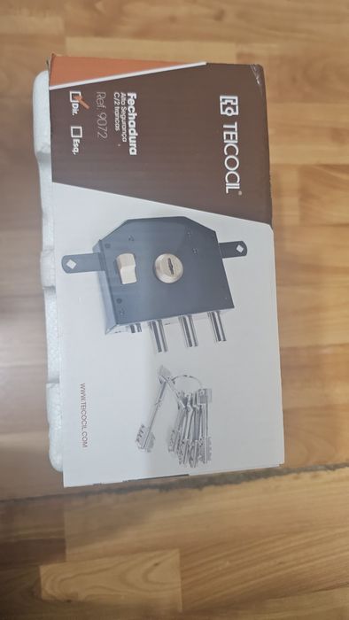 Fechadura de 2 trancas Direita com 3 chaves