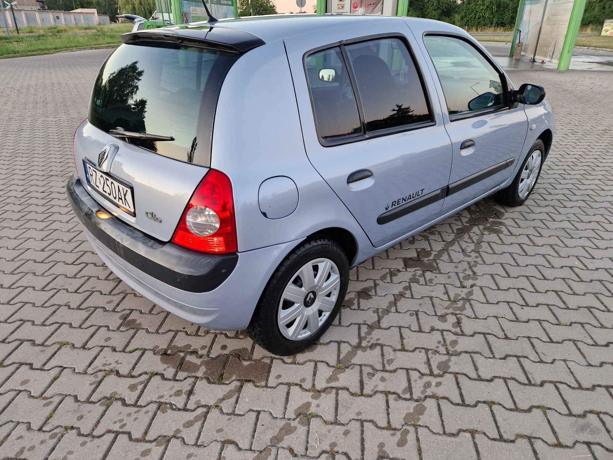 Renault Clio II 1.2 16V benzyna 5 drzwi klimatyzacja elektryka