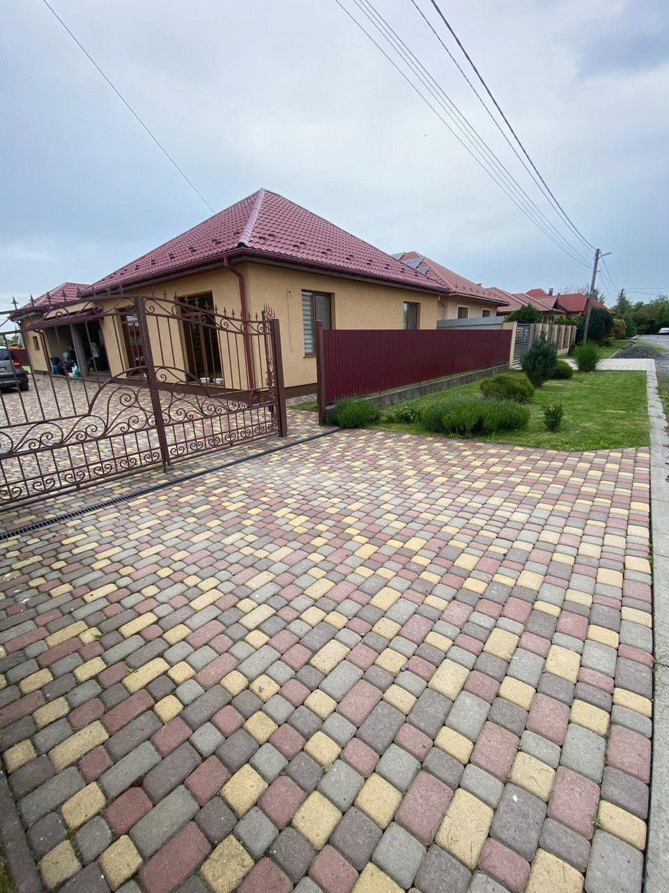 Продаж будинку в садовому районі