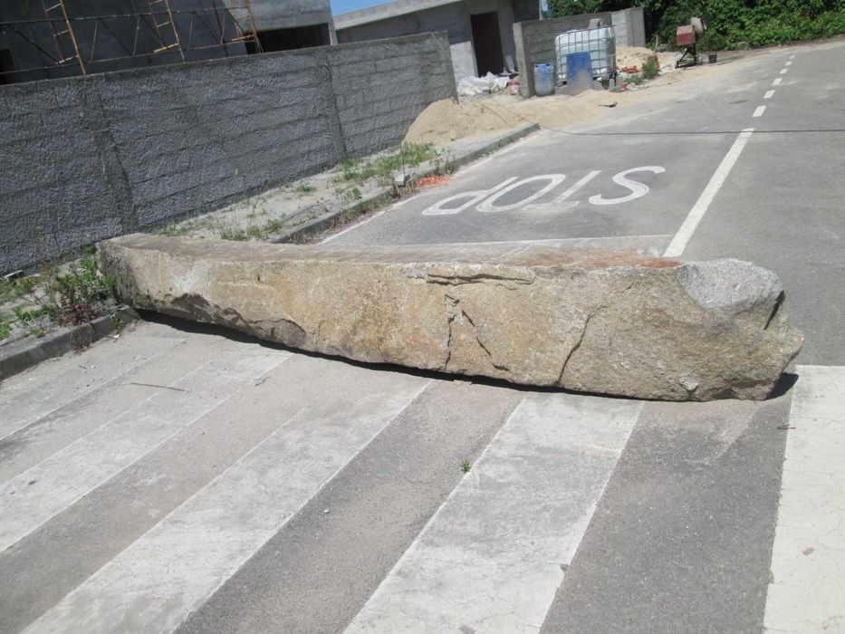 Vendo pedras de granito azul .