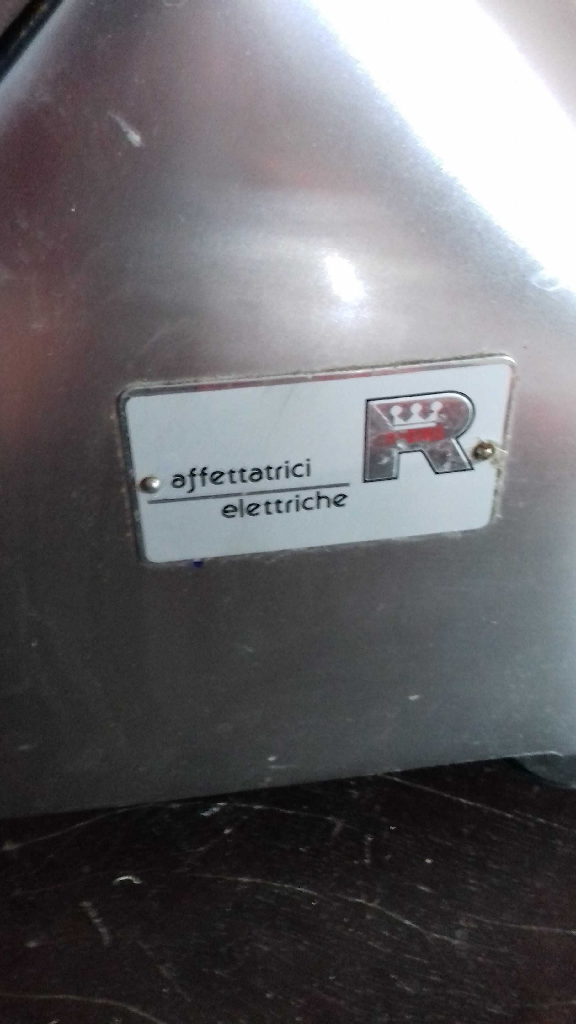 Fiambreira marca registada Affettatrici elettriche R 250