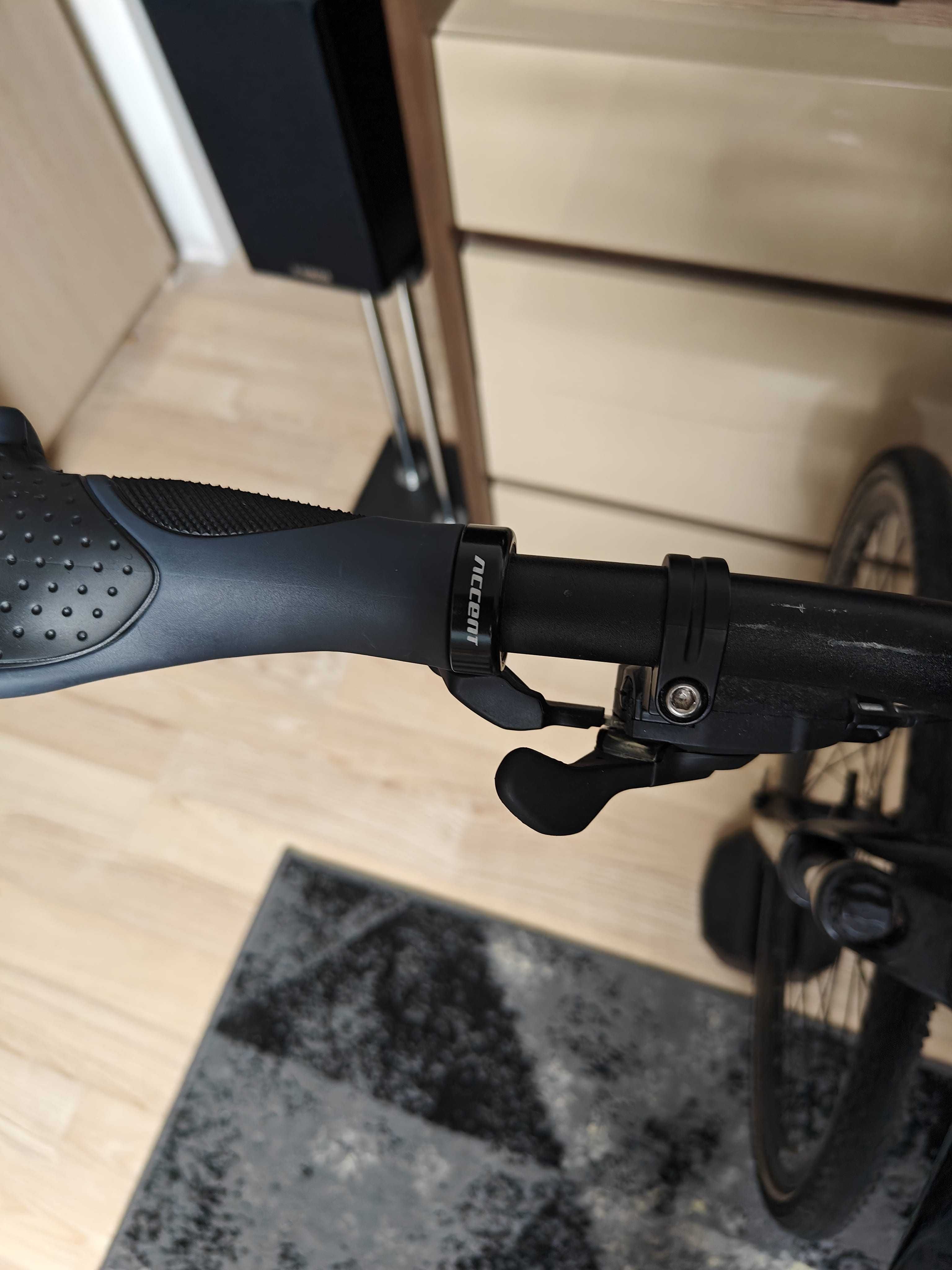 TRENAZER ELITE SUITO-T z kompletnym zestawem rowerowym