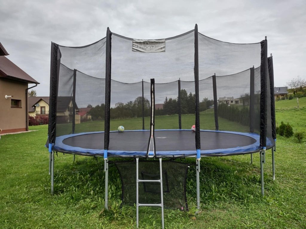 Trampolina dla dzieci