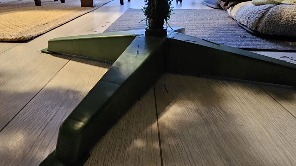 Piękna sztuczna choinka, jak żywa