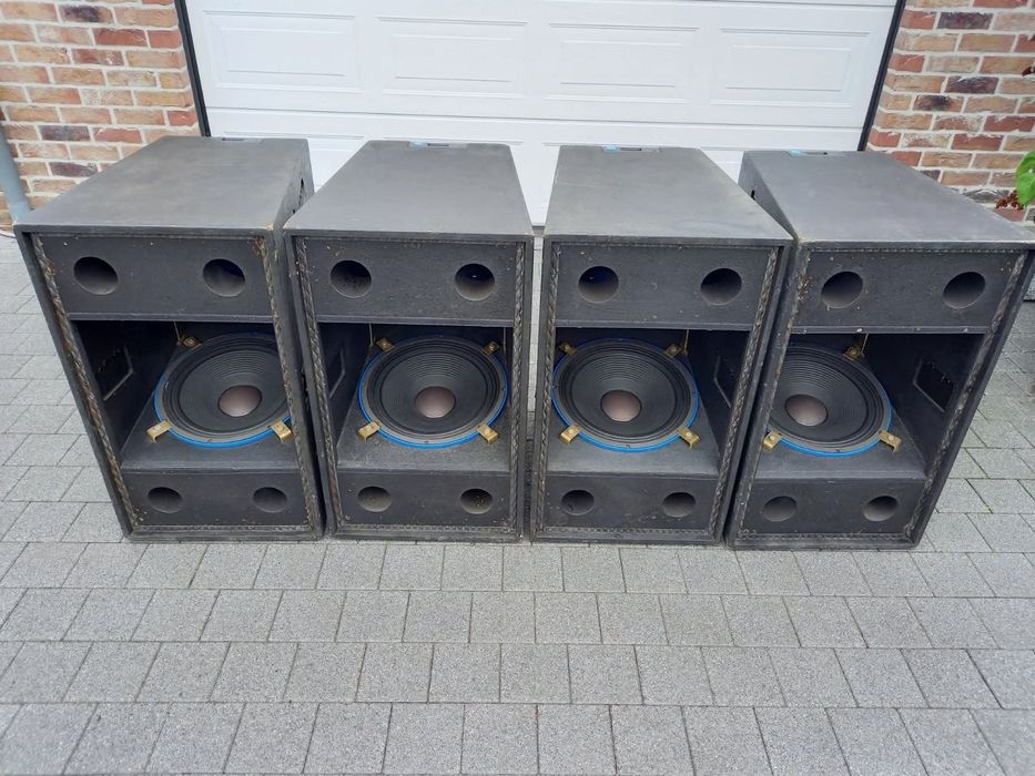 Graves, subwoofers duplos de 15" AD Systems