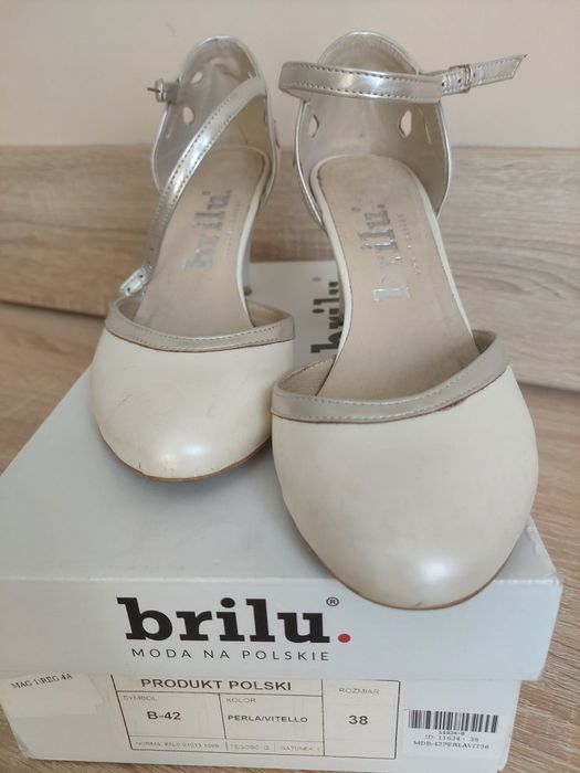 Buty ślubne brilu czółenka perłowe
