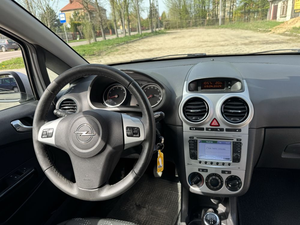 Opel Corsa D lift 1.2 benzyna4 cylindry Nawigacja Bezwypadkowa 140 tkm