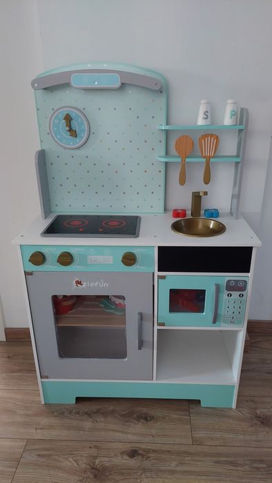 Kuchnia drewniana dla dzieci