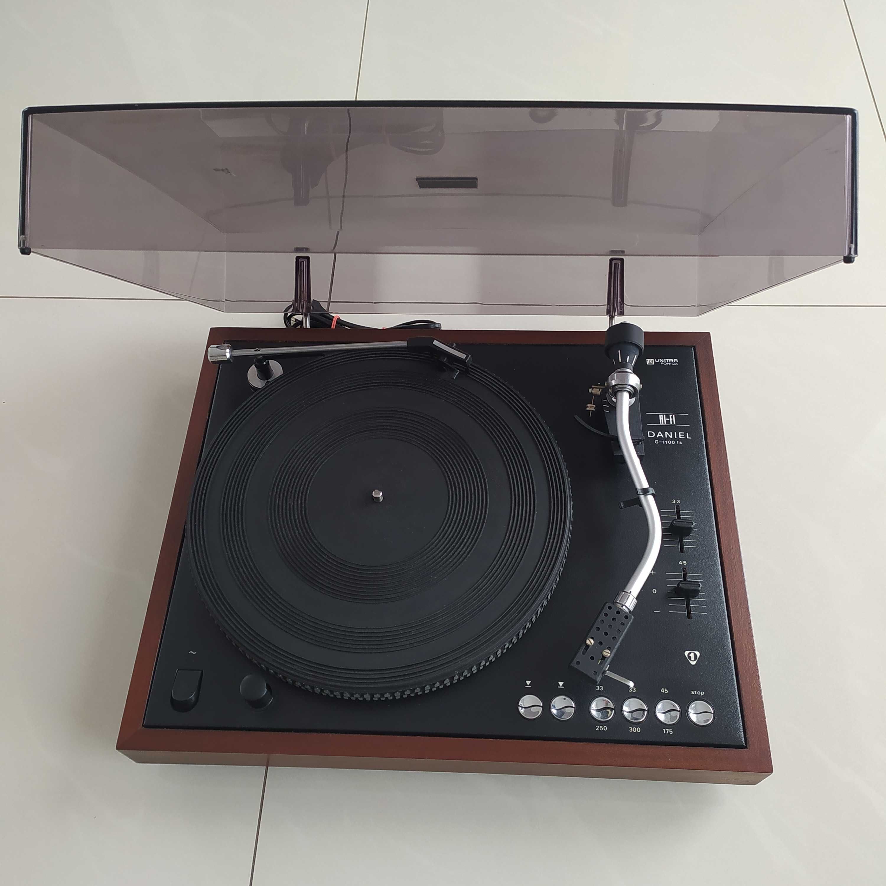 Gramofon Daniel G-1100fs
