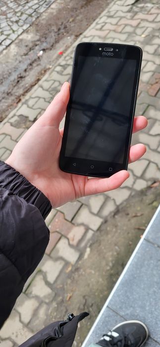 Продаю смартфон Motorola C XT1750.