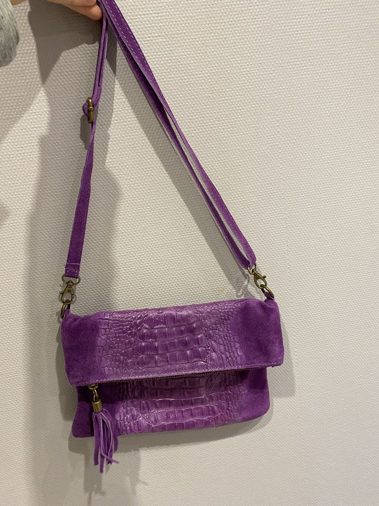 Жіноча сумка фіолетового кольору