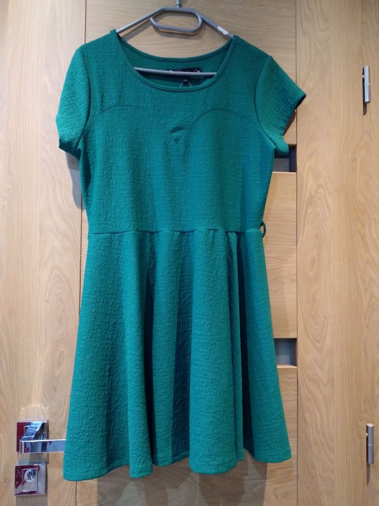 Fajna kolor ciemny zielony sukienka nowa rozmiar L/XL, biust od 100cm