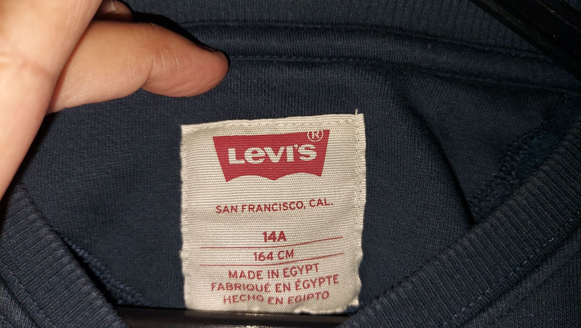 Sweatshirt Levi's quentinha e nova - 12 anos 
Foi lavada e ficou no ar