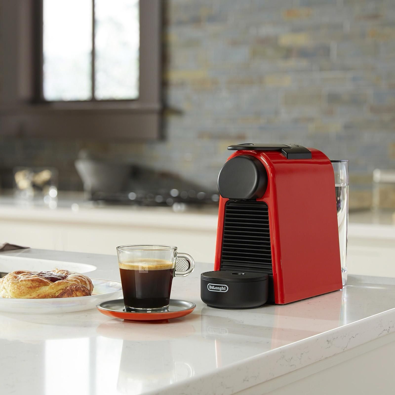 Капсульная кофемашина Nespresso Essenza Mini Ruby Red