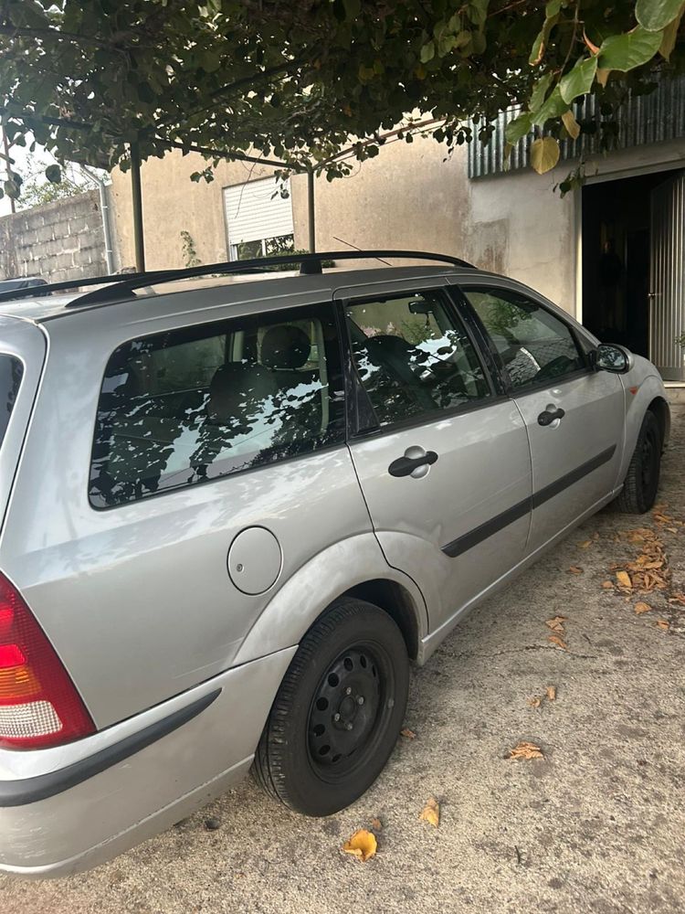 Ford Focus 1.4 gasolina 199000