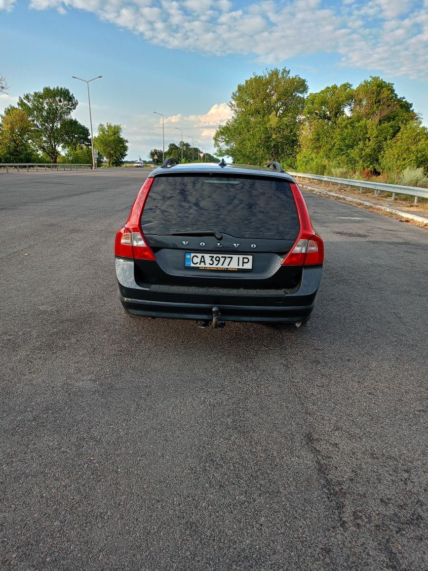 Вольво v70III покоління 2011