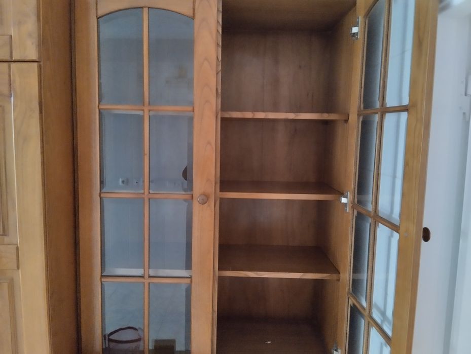 Vendo mobília de cozinha em madeira, preço 600€