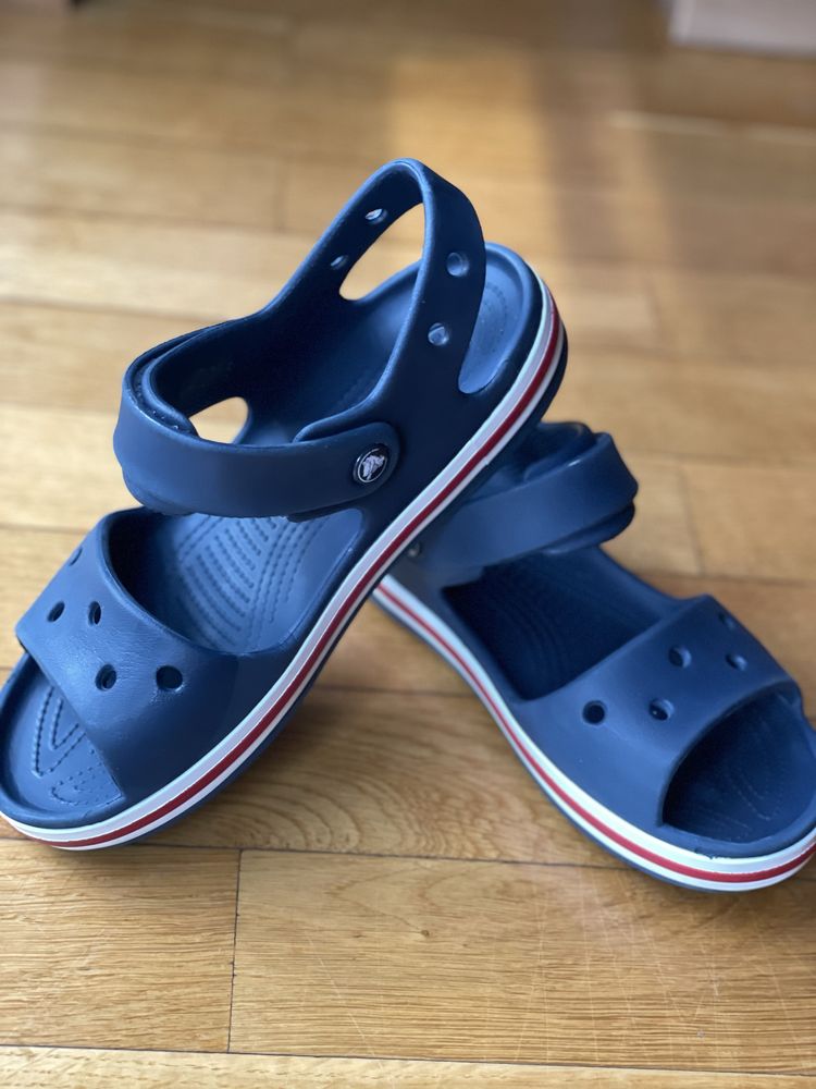 Босоніжки / сандалі Crocs J3