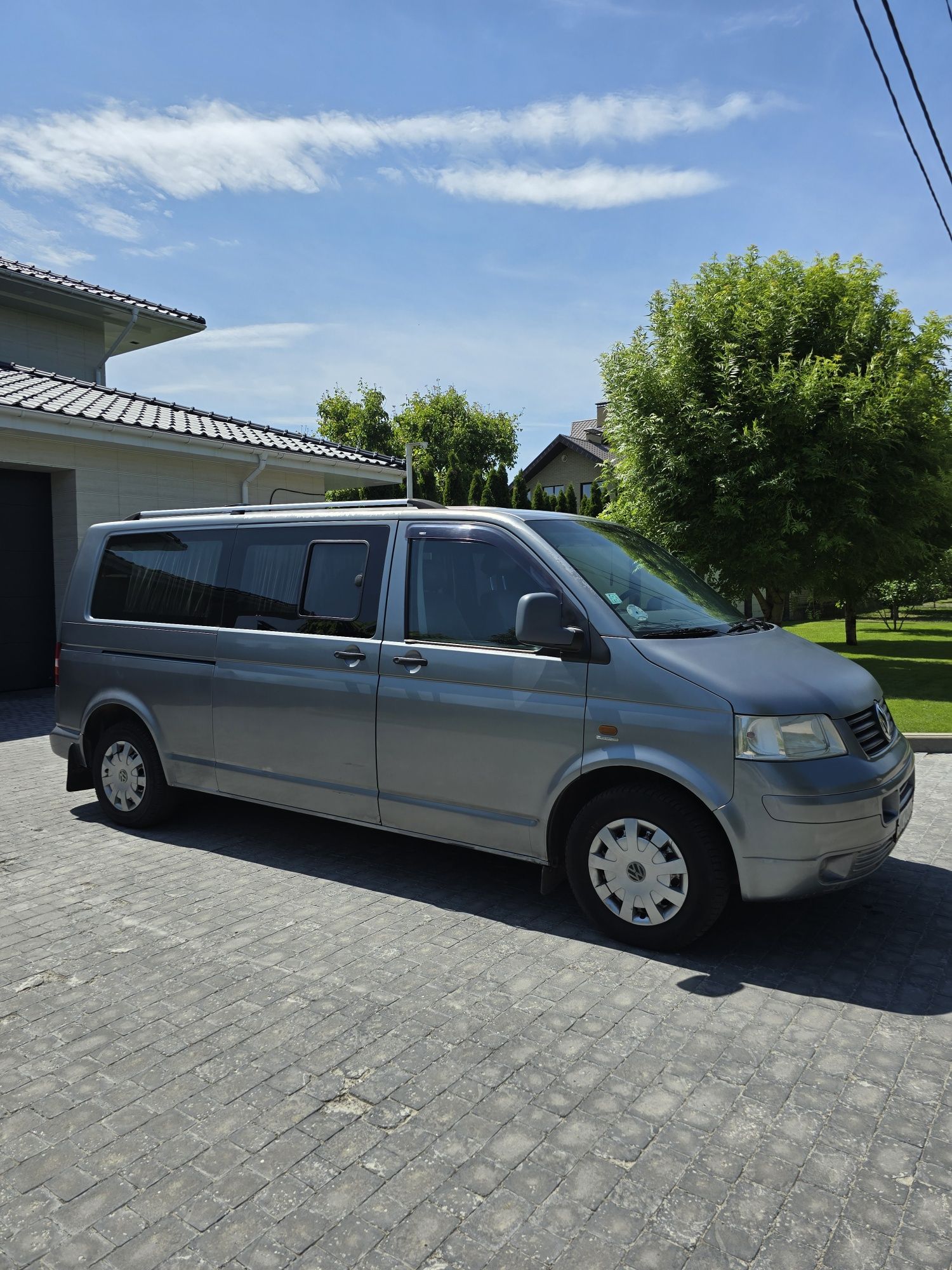 Продам Volkswagen Caravelle 9 мест
