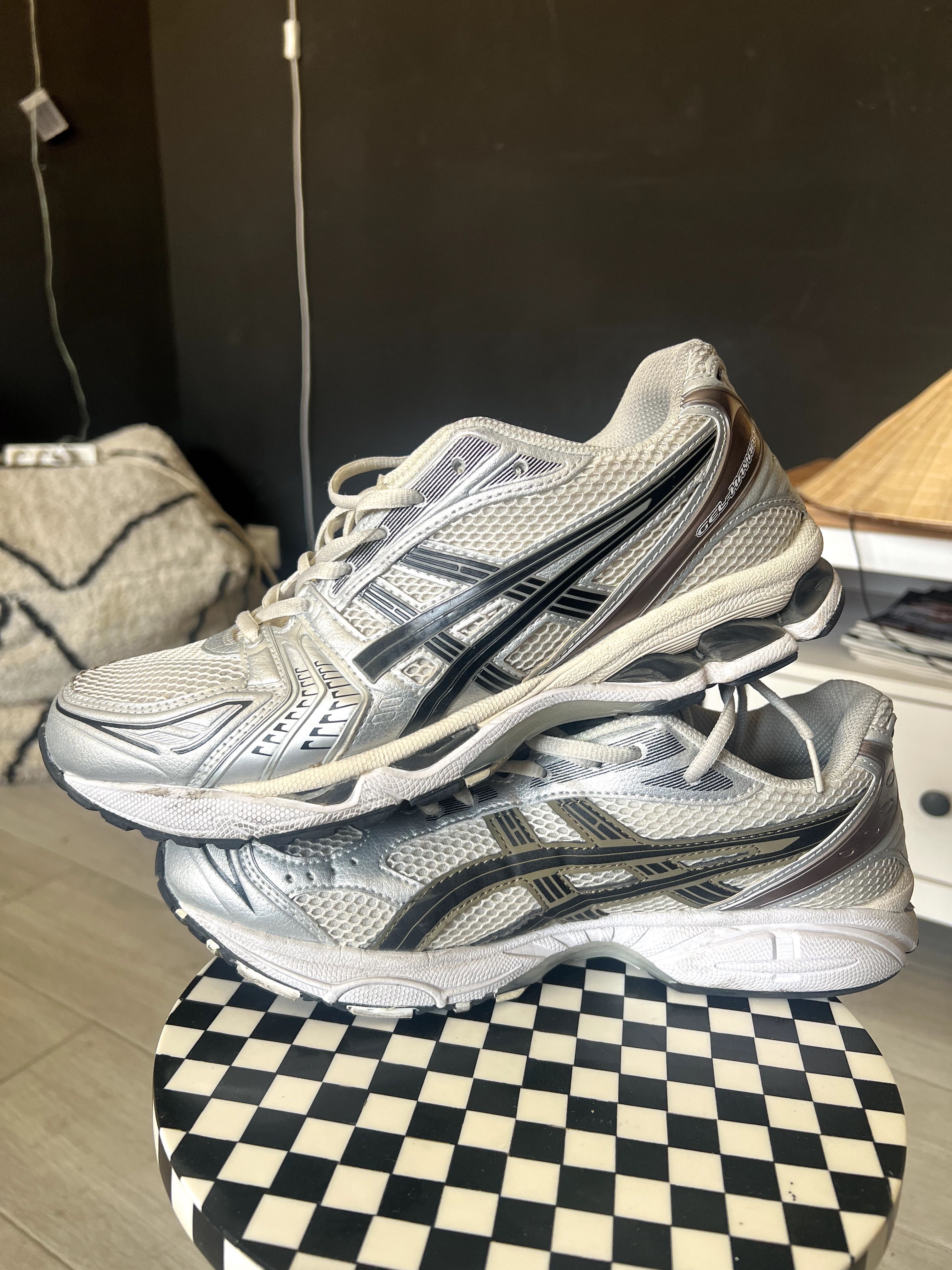 ASICS GEL-KAYANO 14 – Prateado/Branco