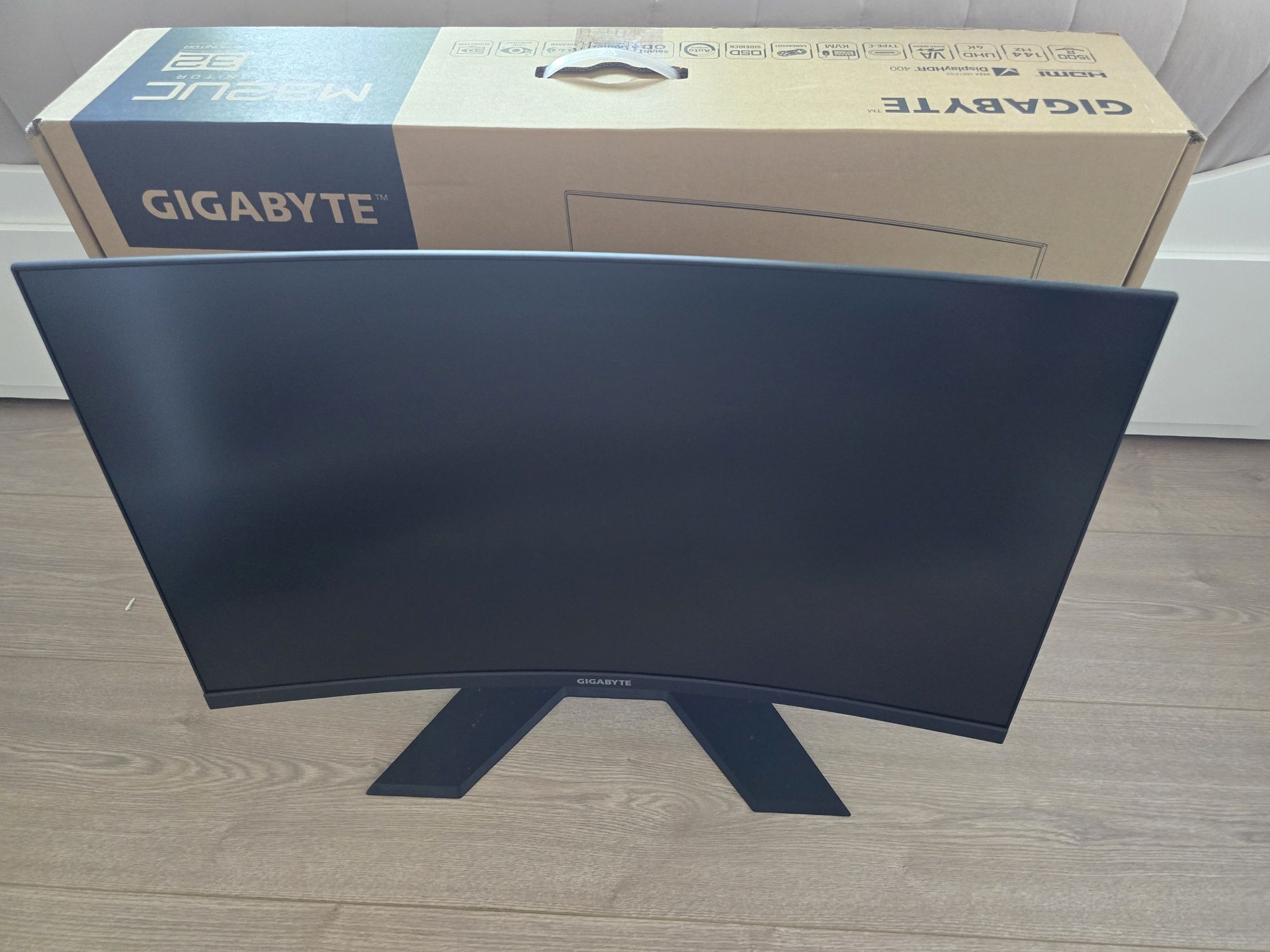 Monitor Gigabyte M32UC
