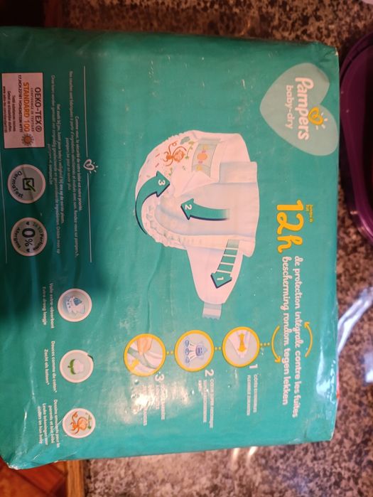 Памперси номер 3+ подарунок