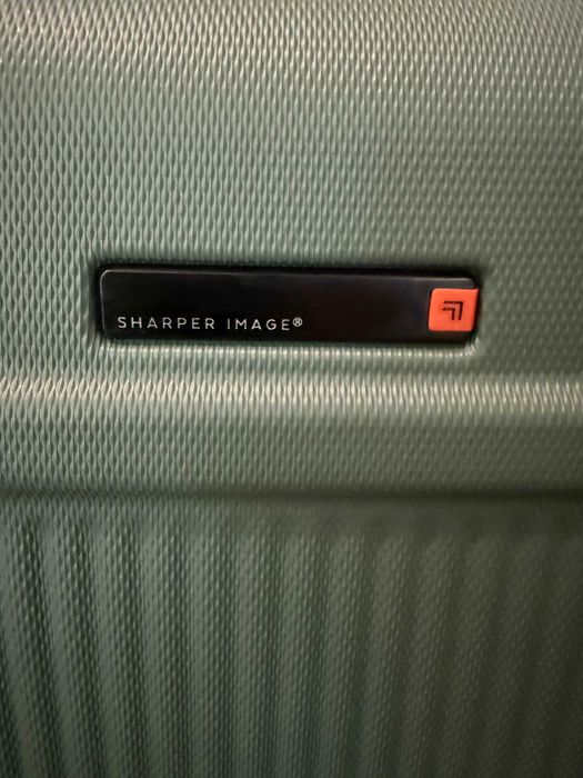 Продам Валіза чемодан дорожній  4 колеса, висота 86 см.