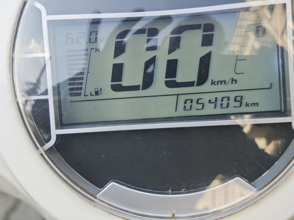 Skuter elektryczny Vozilla 3000W retro Vespa Blinkee 2x akumulator