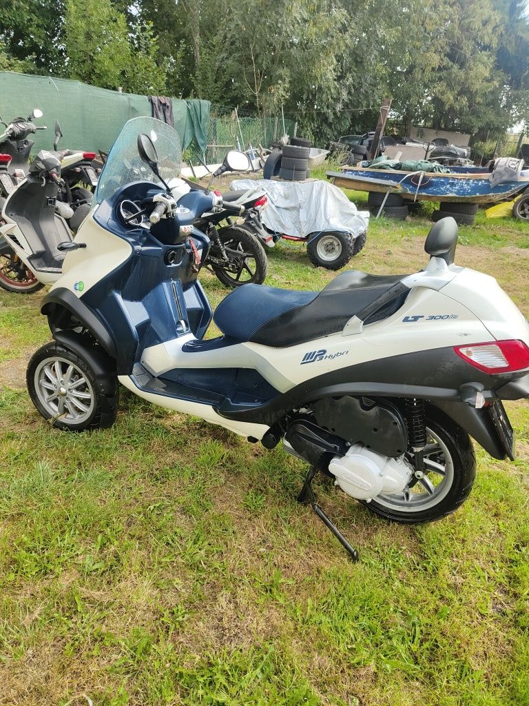 Skuter Piaggio MP3 -Hybryda