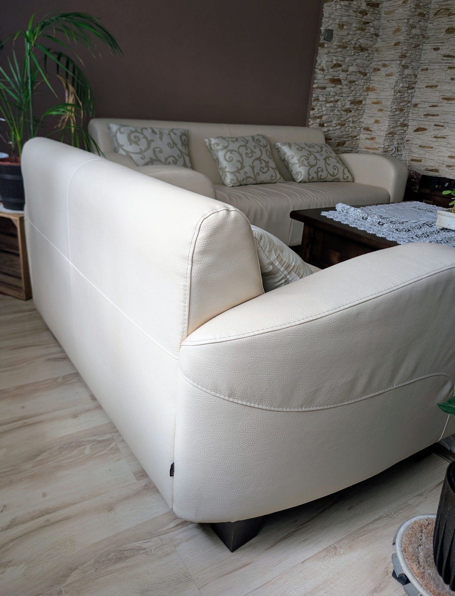 Elegancki Zestaw wypoczynkowy Sofa 3 i sofa 2 os. i puf Gala Ekoskóra
