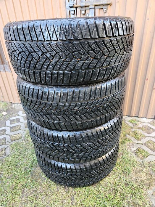 Komplet opon zimowych 225/45R17