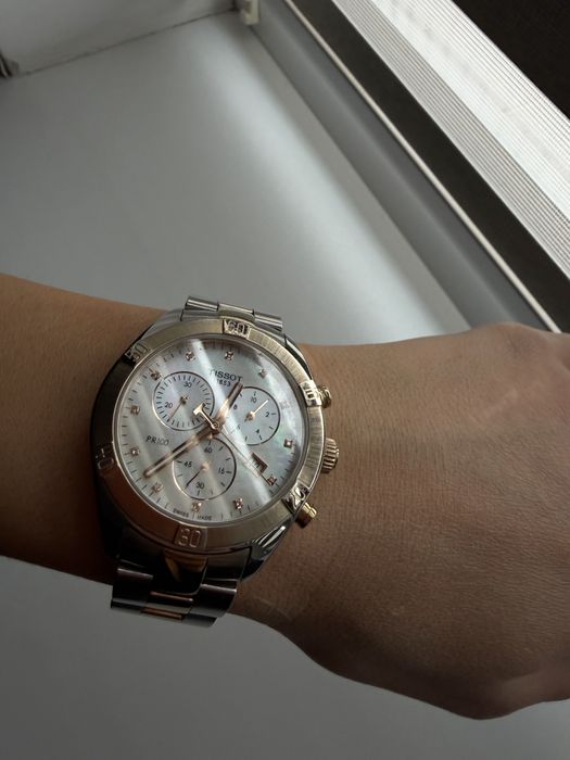 Наручний годинник Tissot з діаманиами