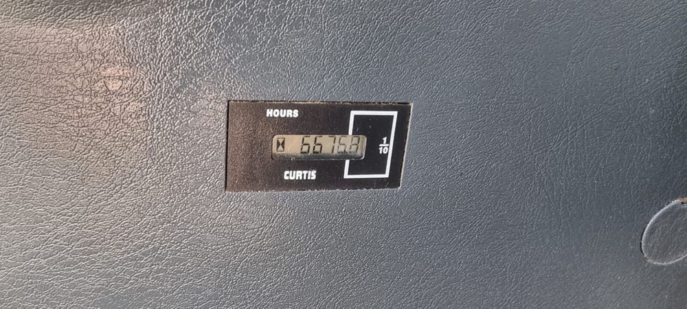 Продам гусеничный экскаватор Hyundai 210 LC 9