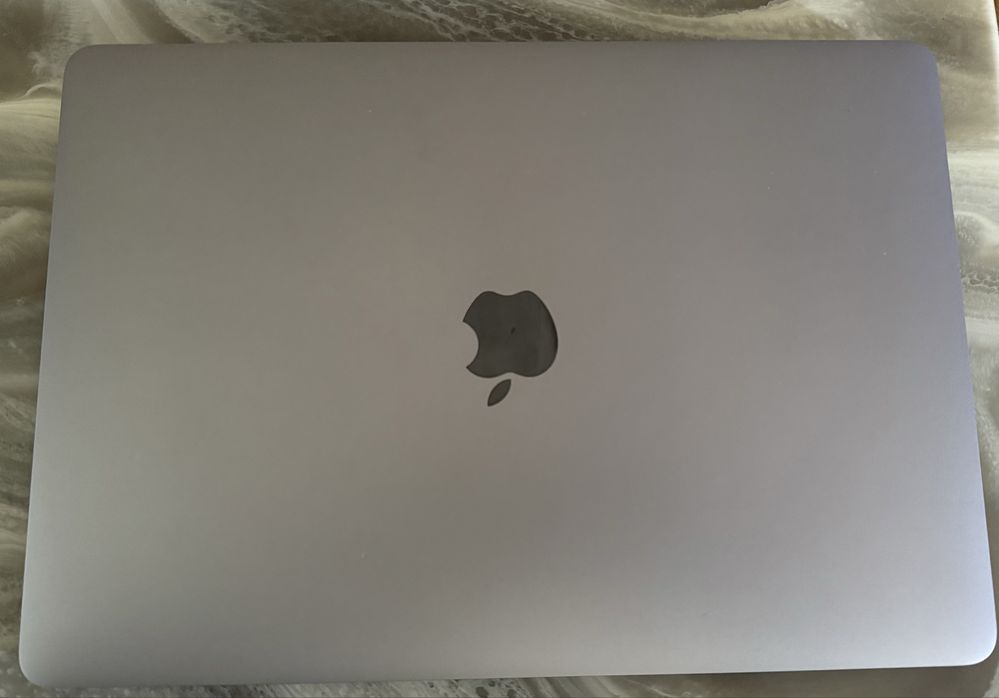 Macbook Pro 13" i5 3.1 GHz 16GB Ram (late 2016)